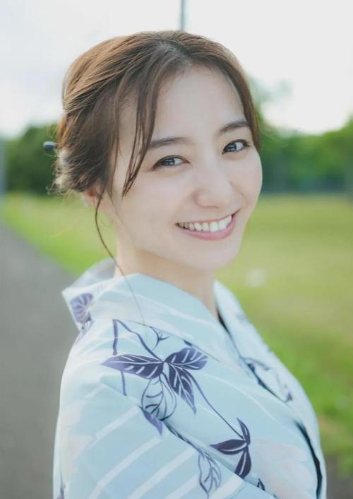 双碟秀直播 子弹与唇印